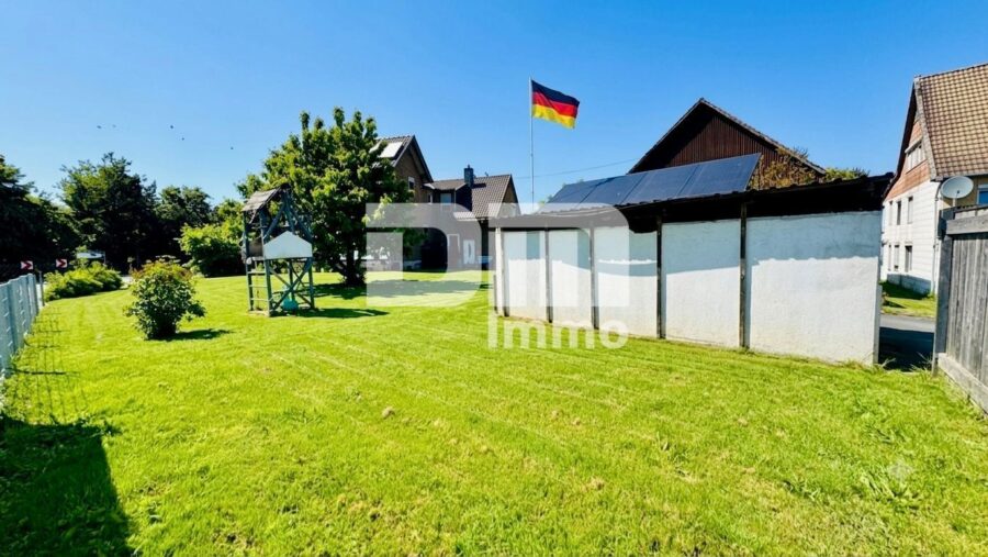 Charmantes Einfamilienhaus/Resthof mit viel Platz, modernisierter Technik und idyllischem Garten - Einzelgarage